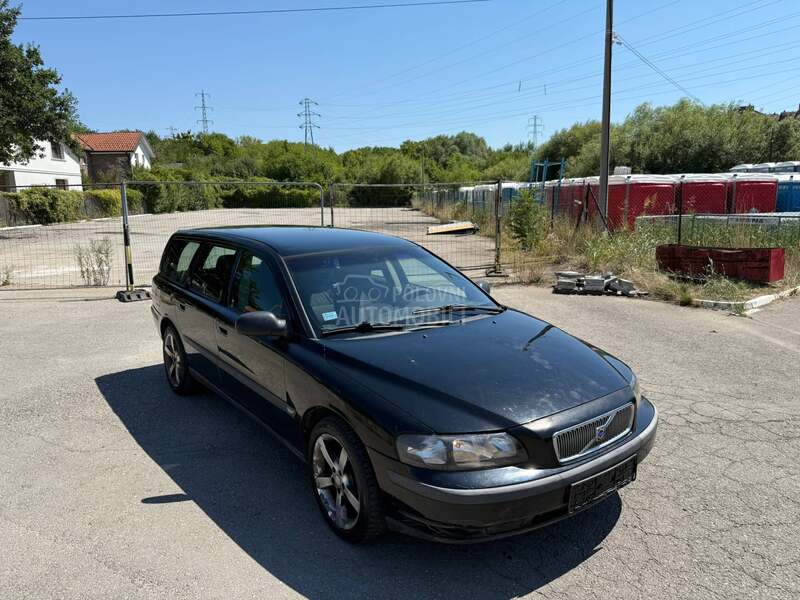 Volvo V70 