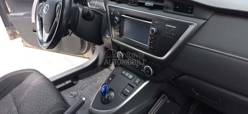Toyota Auris HYBRID