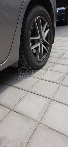 Toyota Auris HYBRID