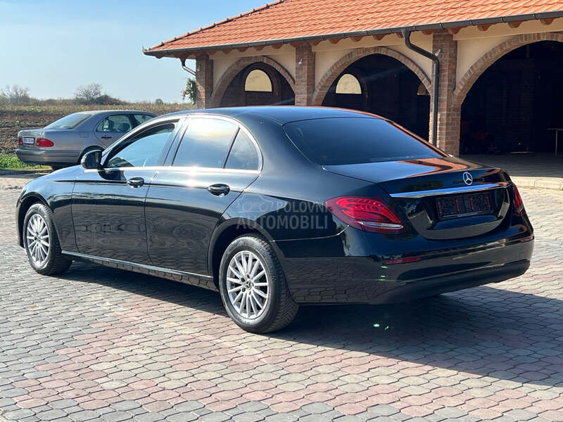 Mercedes Benz E 200 9g UV0Z