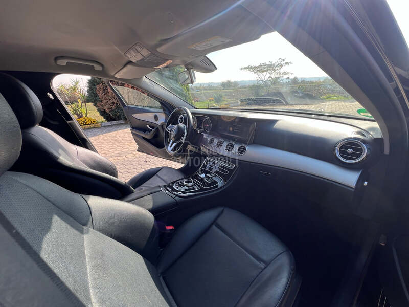 Mercedes Benz E 200 9g UV0Z