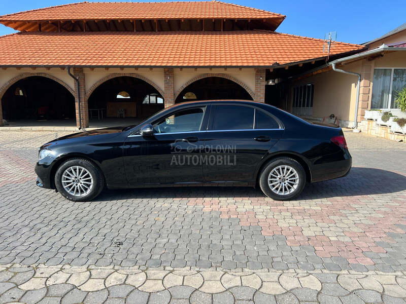 Mercedes Benz E 200 9g UV0Z