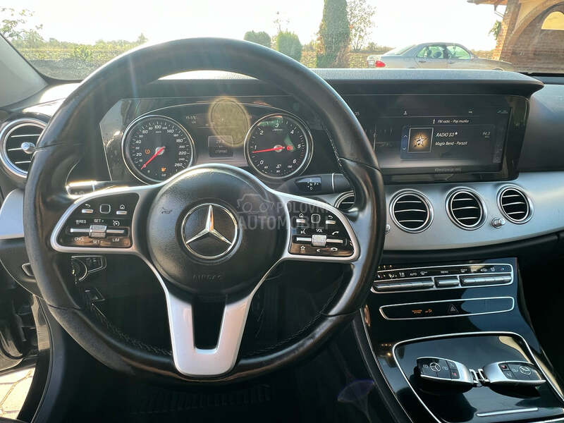 Mercedes Benz E 200 9g UV0Z