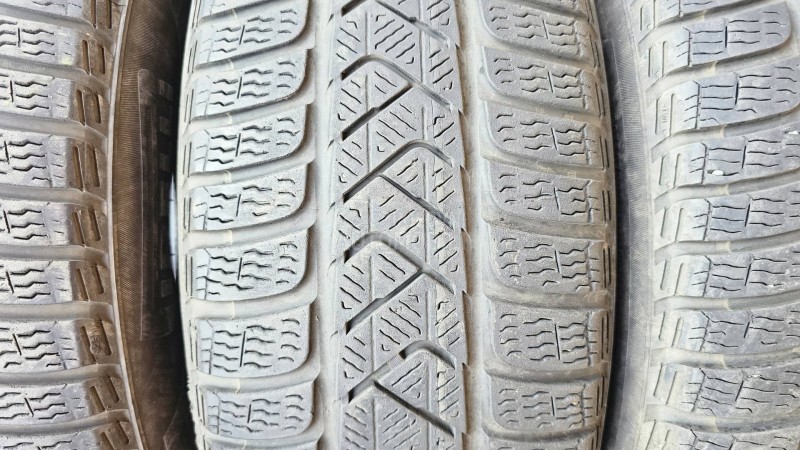 Pirelli 215/60 R16 Zimska