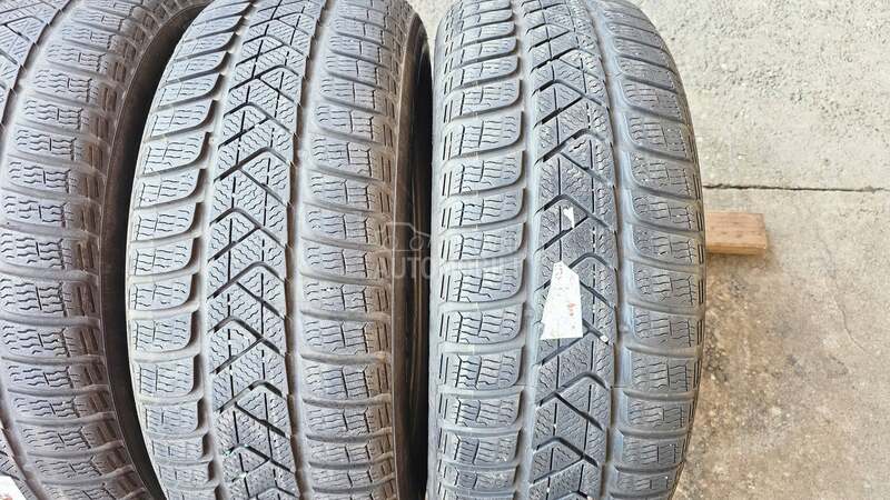 Pirelli 215/60 R16 Zimska