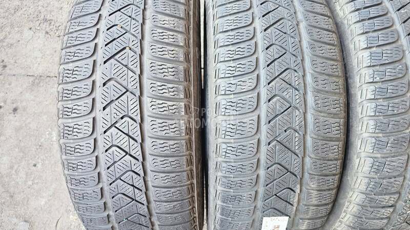 Pirelli 215/60 R16 Zimska