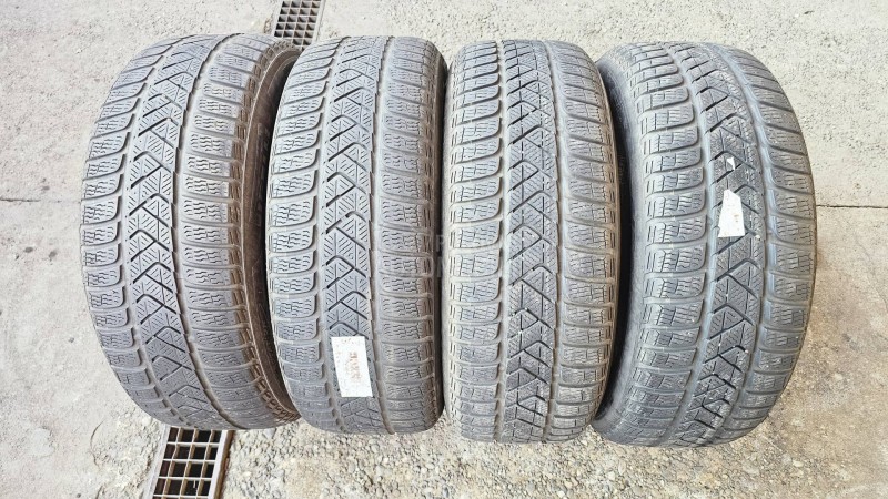Pirelli 215/60 R16 Zimska