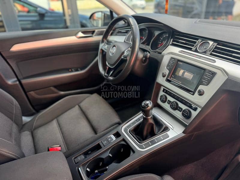 Volkswagen Passat B8 1.6 TDI COMFORTLINE