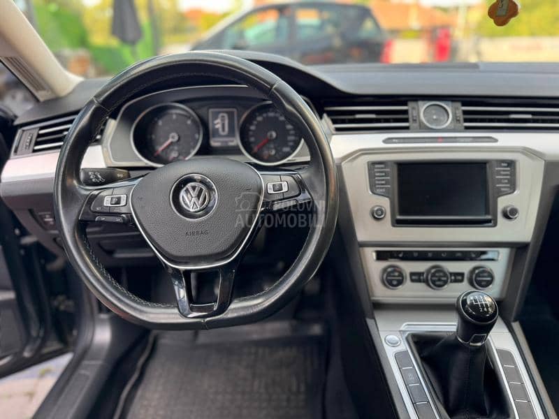 Volkswagen Passat B8 1.6 TDI COMFORTLINE