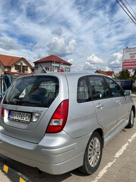 Suzuki Liana 