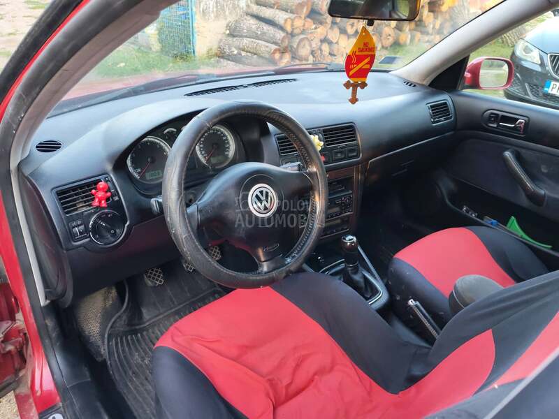 Volkswagen Bora 1.6 FSI
