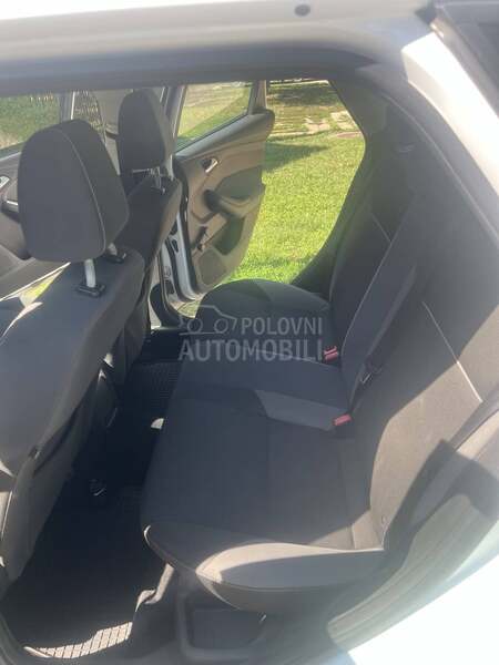 Ford Focus 1.6  ODLIČAN