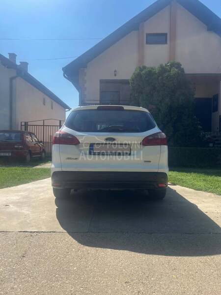 Ford Focus 1.6  ODLIČAN