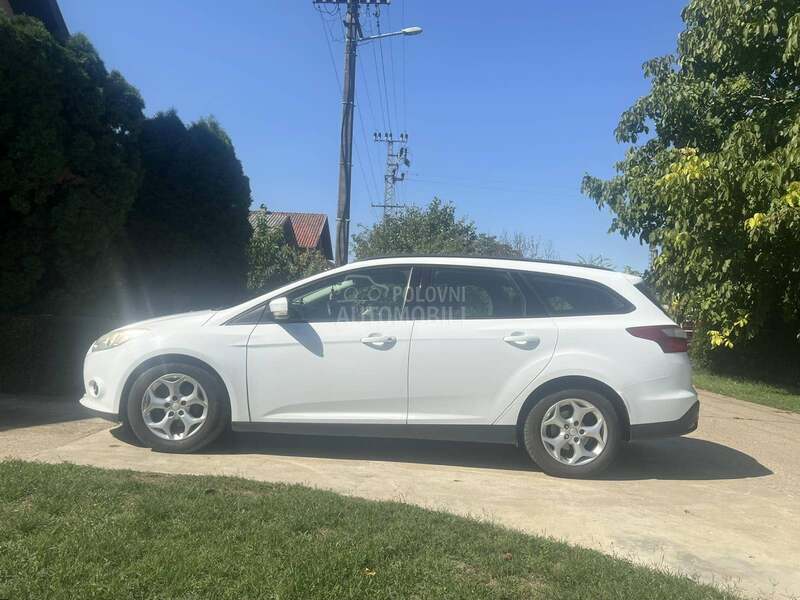 Ford Focus 1.6  ODLIČAN