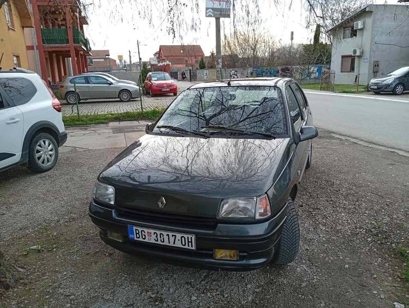 Renault Clio 1.8