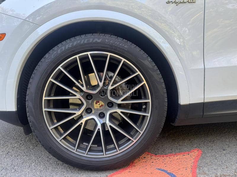 Porsche Cayenne e-hybrid Porsche Cayenne e-hybrid