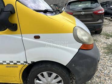 Krilo desno Renault Trafic II