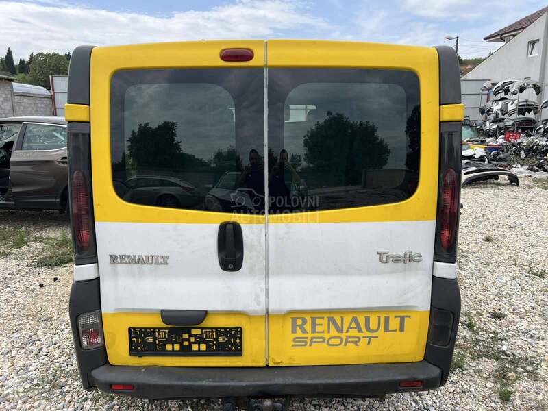Vrata zad. L Renault Trafic II