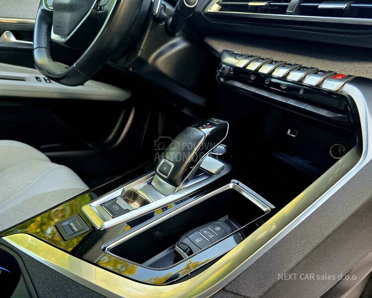 Peugeot 3008 1.2 130hp ALLURE
