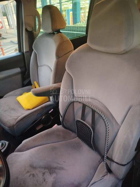 Citroen C8 