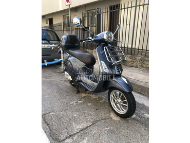 Vespa primavera 125
