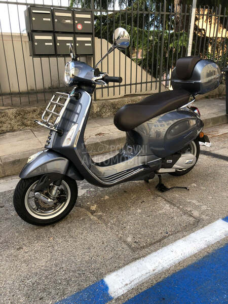 Vespa primavera 125