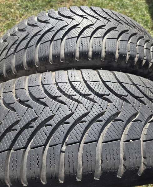Michelin 215/60 R17 Zimska