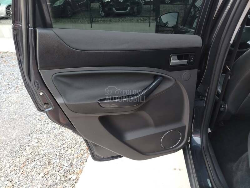Ford Kuga 4x4 Titanium