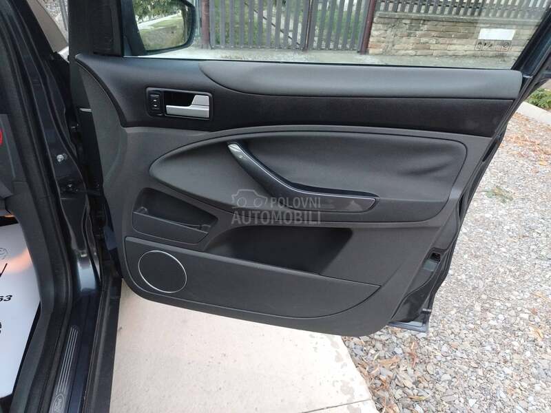 Ford Kuga 4x4 Titanium