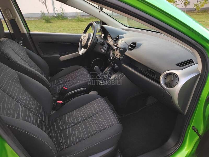Mazda 2 1,3i 2008g /L E P A/