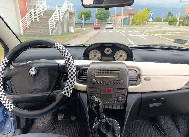 Lancia Ypsilon 1.3 mjt