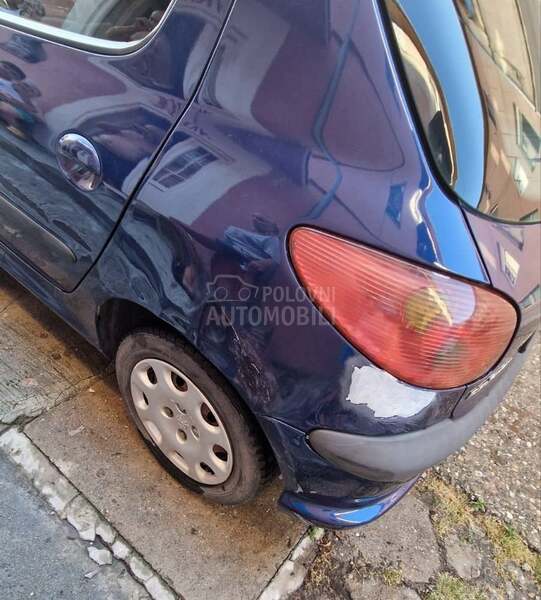 Peugeot 206 1.1