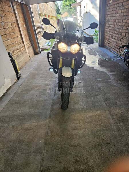 Triumph Tiger 800