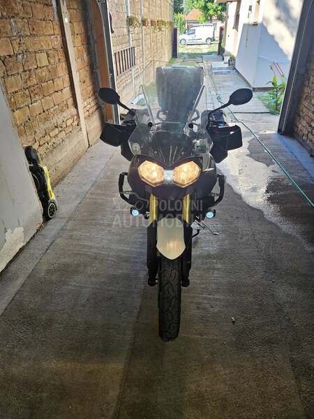 Triumph Tiger 800