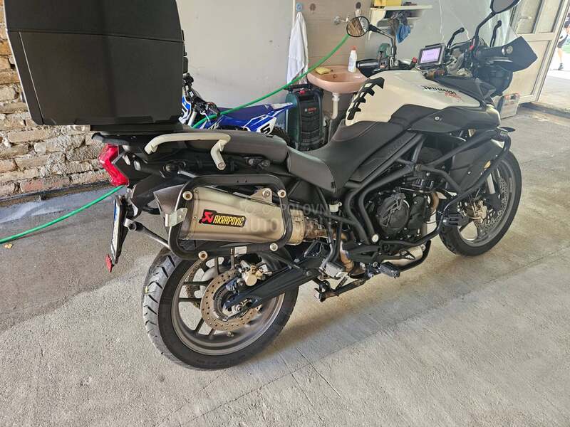 Triumph Tiger 800