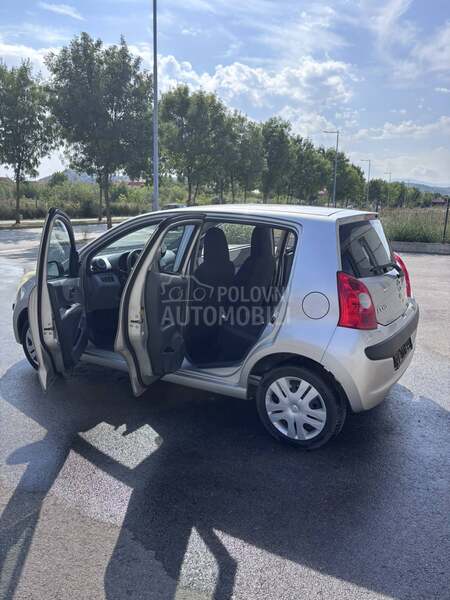 Nissan Pixo 1.0 12v Accent
