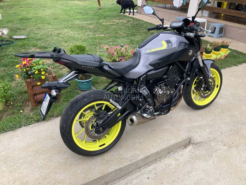 Yamaha MT07 night fluo mt 07