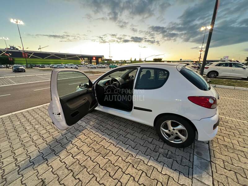 Peugeot 206 plus 