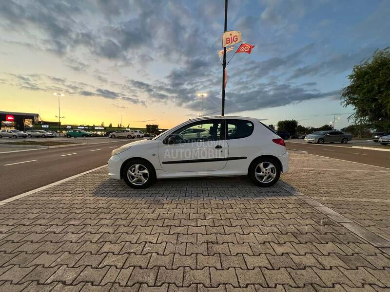 Peugeot 206 plus 