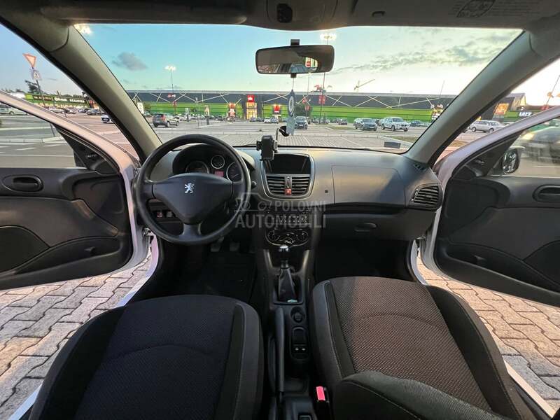 Peugeot 206 plus 