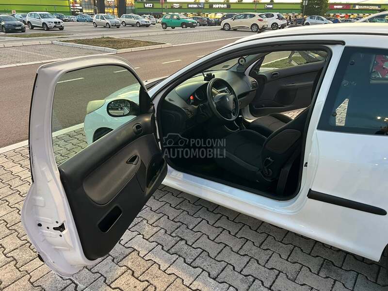 Peugeot 206 plus 