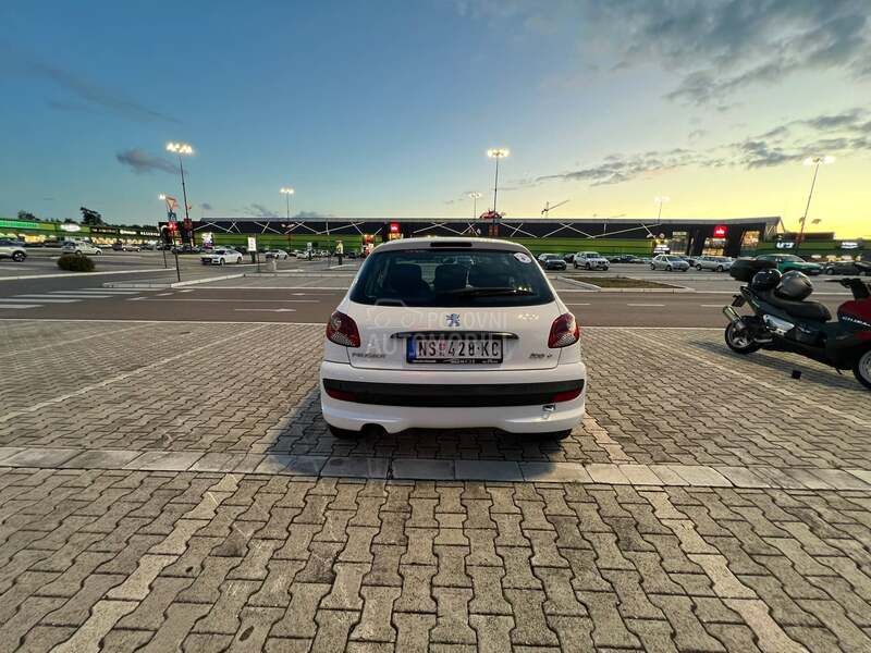 Peugeot 206 plus 
