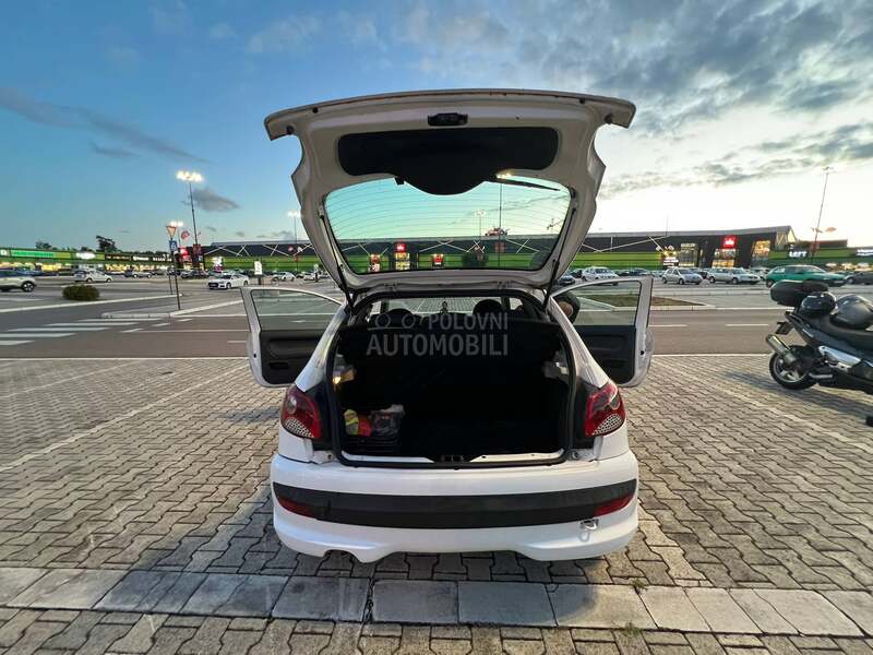 Peugeot 206 plus 
