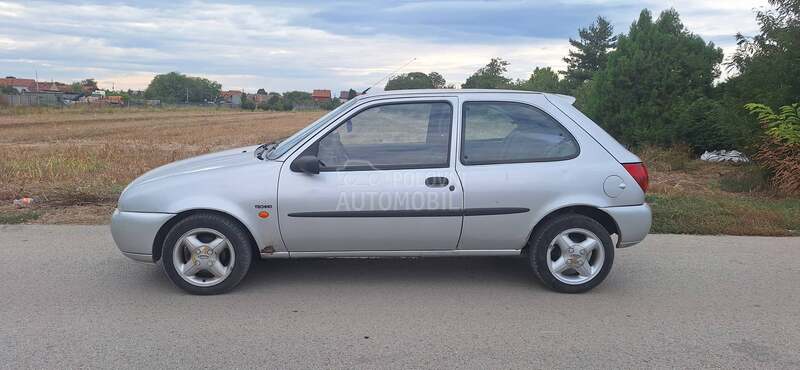 Ford Fiesta 1.4 16 v clima