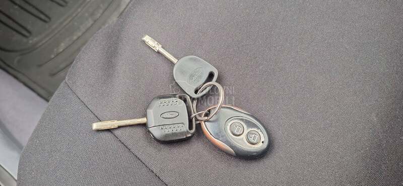 Ford Fiesta 1.4 16 v clima