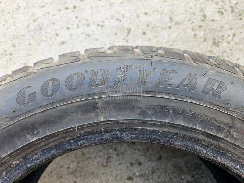 Goodyear 225/55 R16 Zimska