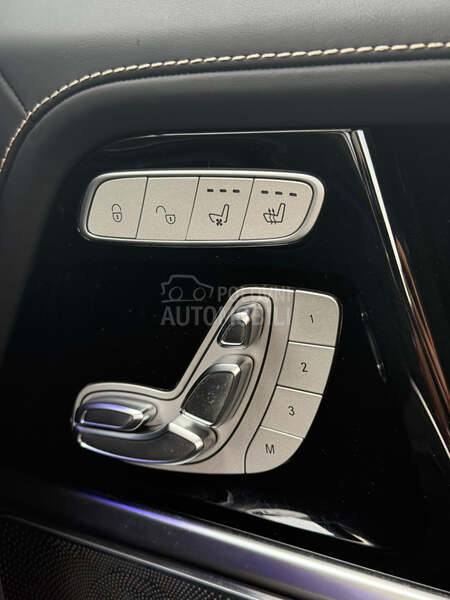 Mercedes Benz G 400 Stronger Than Time