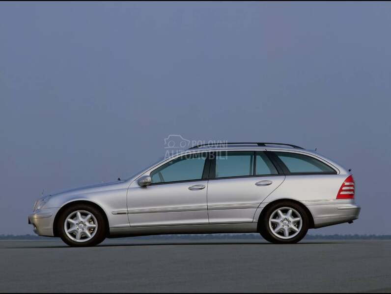 Mercedes Benz C Klasa W203 -  kompletan auto u delovima