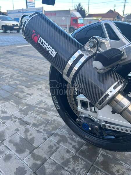 Yamaha FAZZER