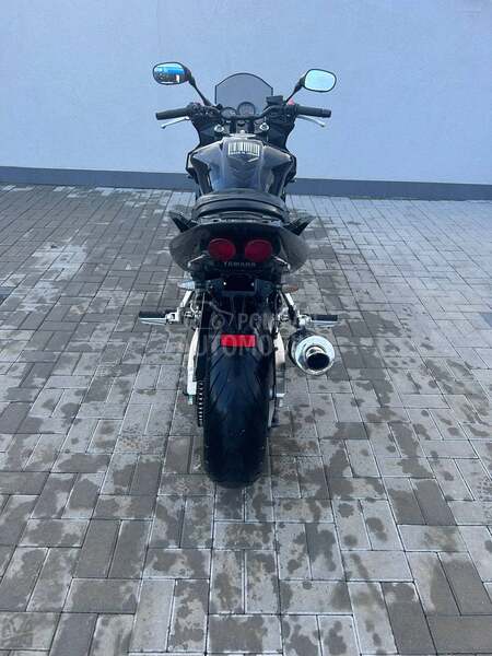 Yamaha FAZZER